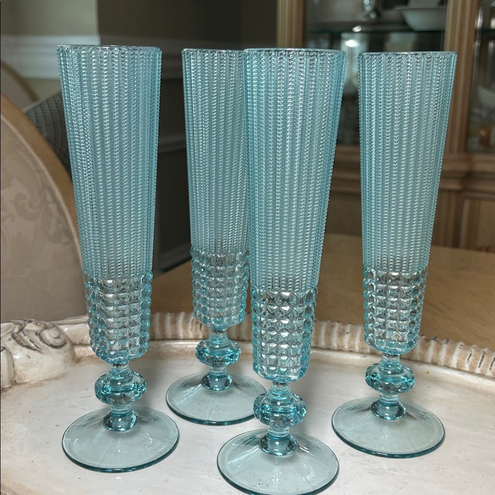 Baci Milano Acrylic Champagne Glasses (4) NWOT